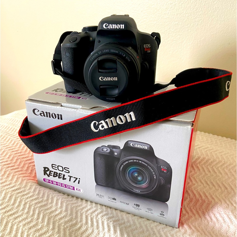 Canon EOS Rebel T7i DSLR Camera